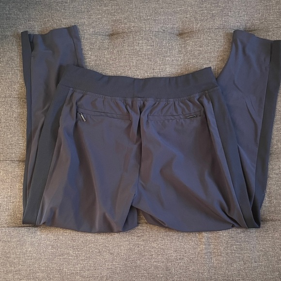 Athleta Brooklyn Ankle Pants size 4P - Picture 2 of 6
